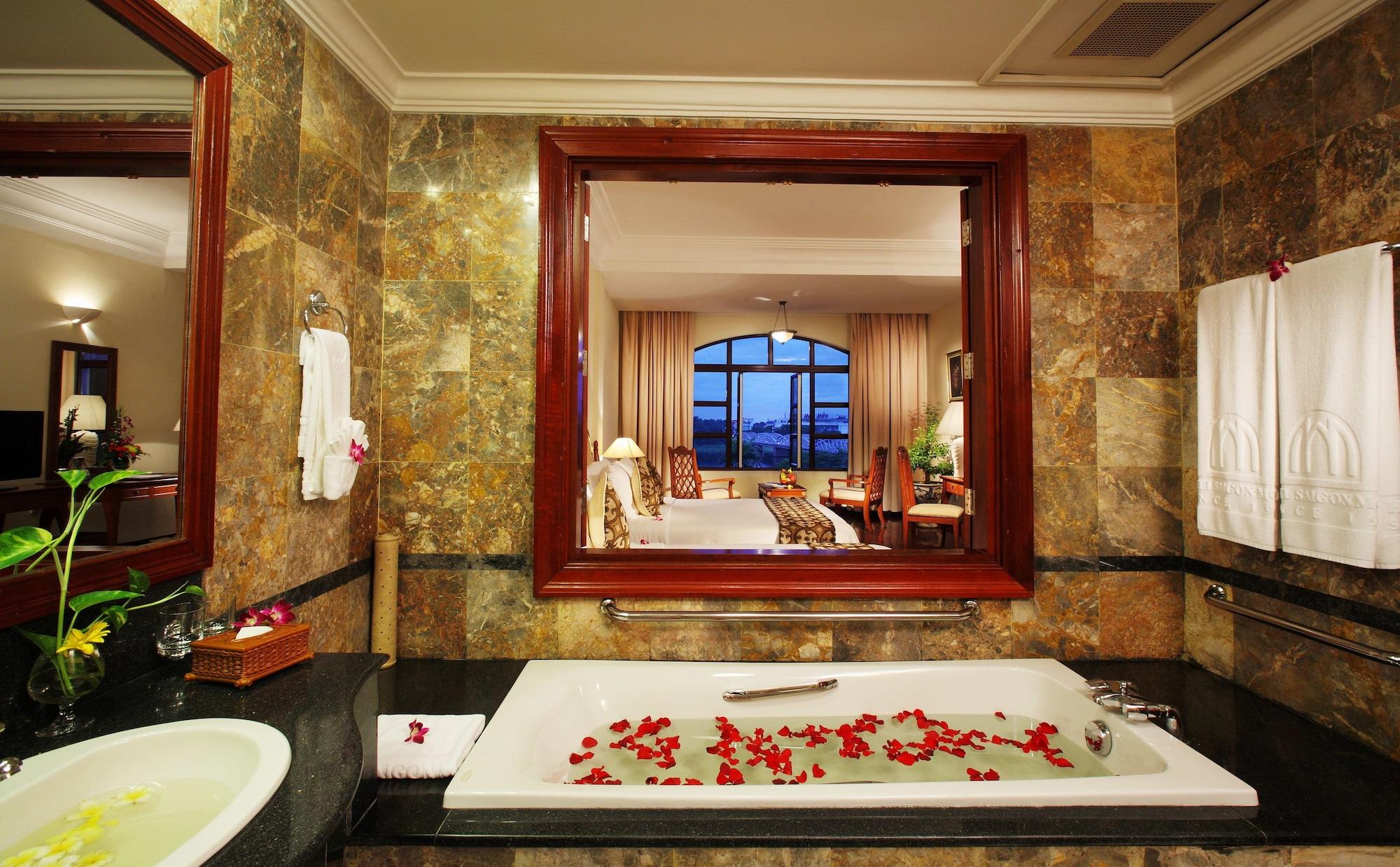Saigon Morin Hotel Hue Exterior photo